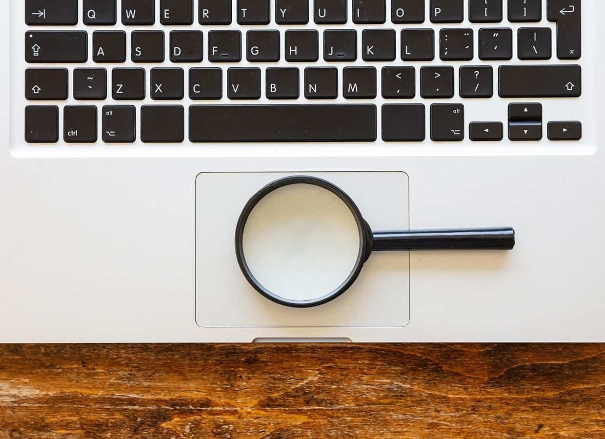 Computer with Mag Glass